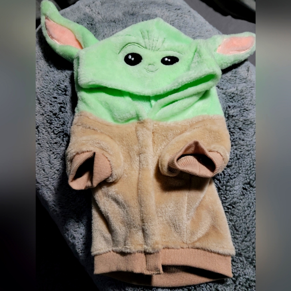 Star Wars The Mandalorian Baby Yoda Pet Hoodie - Small - NWOT
